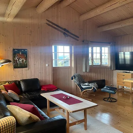 Сasa de vacaciones Koselig Og Sentral Med Peis Og Badstue *