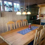 Koselig Og Sentral Med Peis Og Badstue *